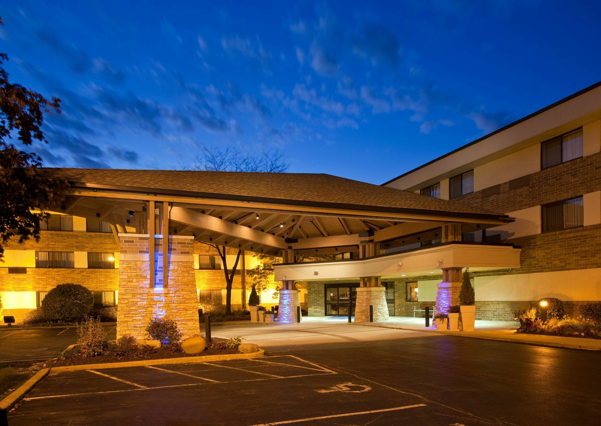 Suburban Studios Arlington Heights Elk Grove Exterior photo