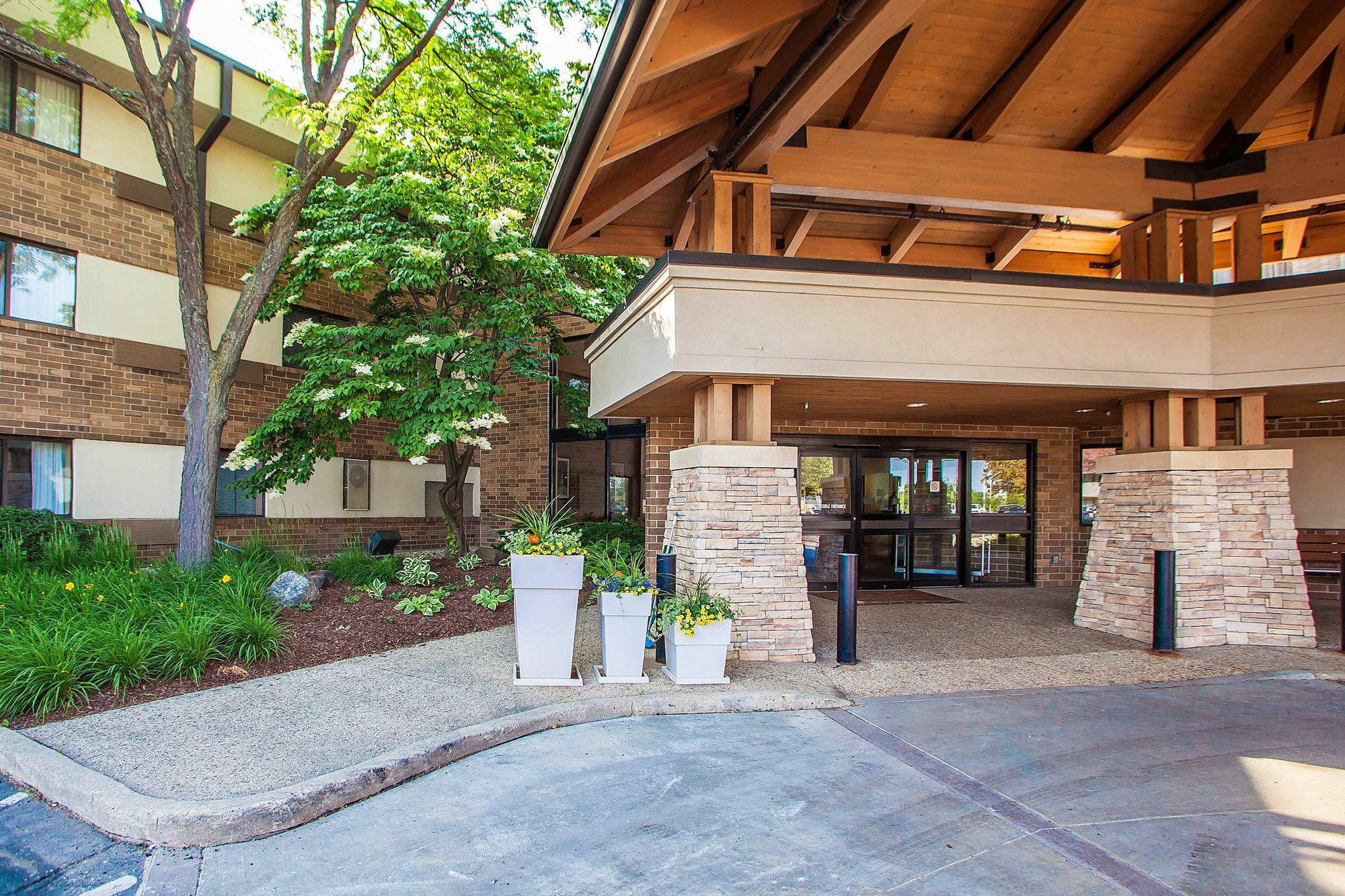 Suburban Studios Arlington Heights Elk Grove Exterior photo